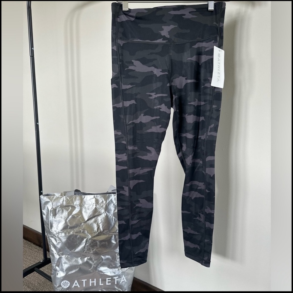 Athleta ultimate camo 7/8 tight/legging. New with tags!